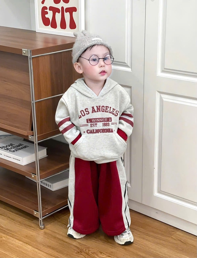 SET BỘ DÀI NỈ LOS ANGELES ÁO XÁM QUẦN ĐỎ BÉ TRAI