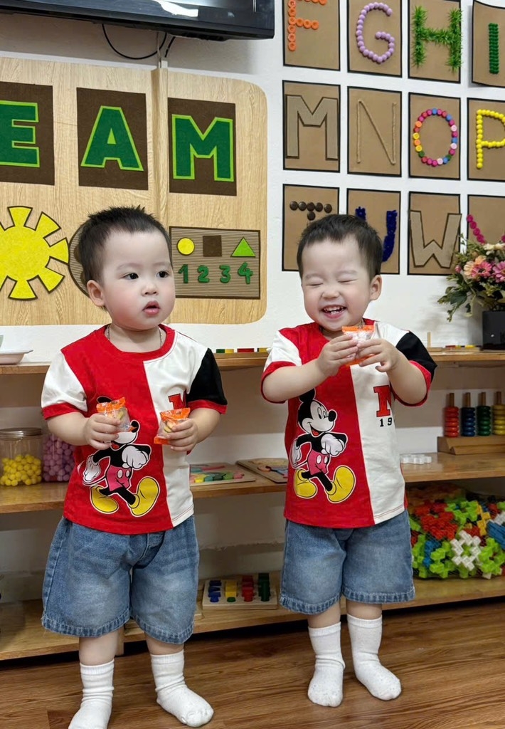 SET CỘC MICKEY QUẦN JEAN ĐÙI BÉ TRAI SẴN (xả 75k)