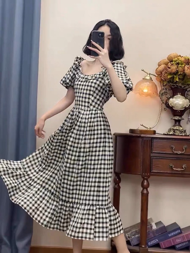 VÁY KẺ CỔ BÈO ĐUÔI CÁ SẴN