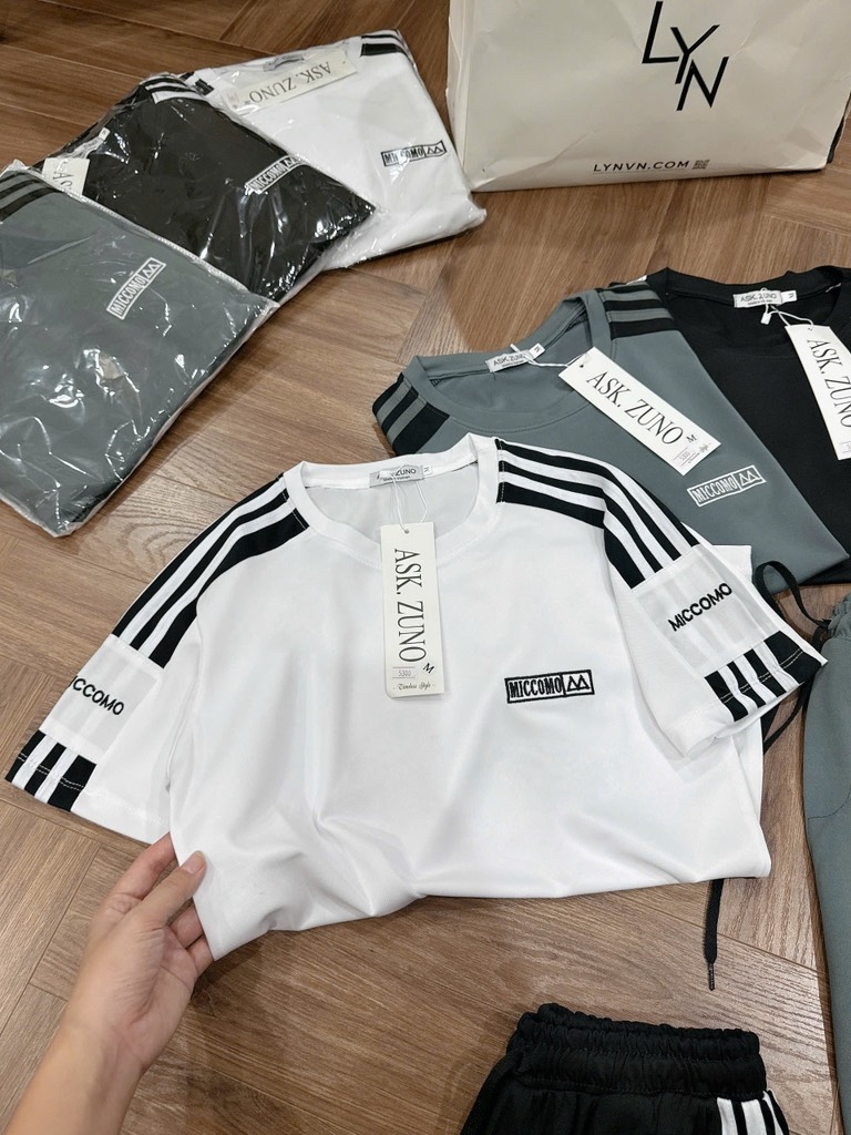 BỘ NAM CỔ TRÒN PHỐI KẺ 3 MÀU SẴN