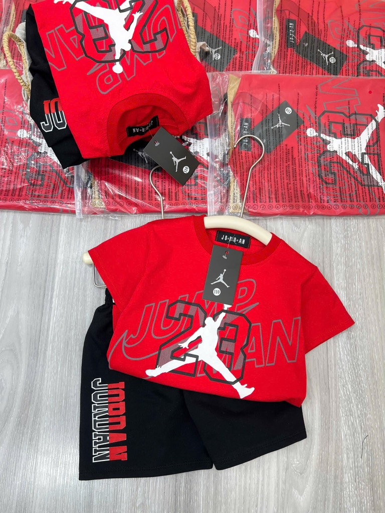 SET BỘ ÁO ĐỎ JORDAN QUẦN ĐÙI BÉ TRAI SẴN(XẢ 50k)
