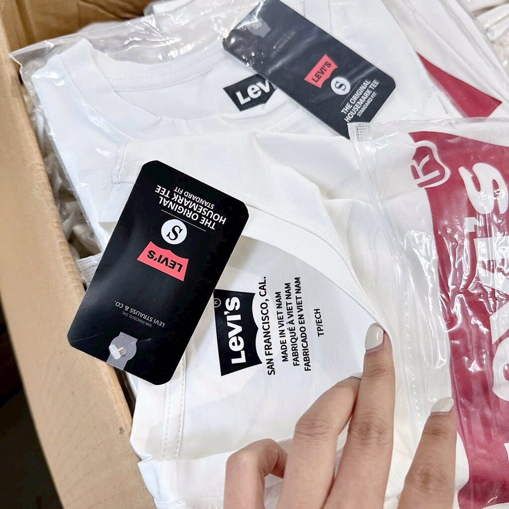 ÁO PHÔNG LEVIS CHỮ ĐỎ NỮ SẴN