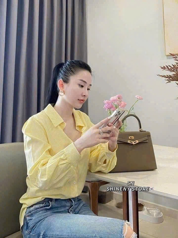ÁO SƠ MI KẺ VÀNG HOT HIT NỮ