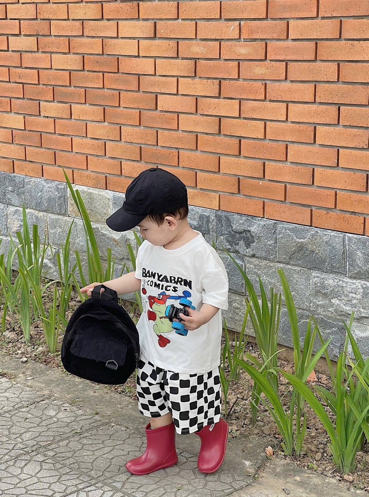 SET BỘ ÁO TRẮNG QUẦN KẺ ĐEN CARO BÉ TRAI