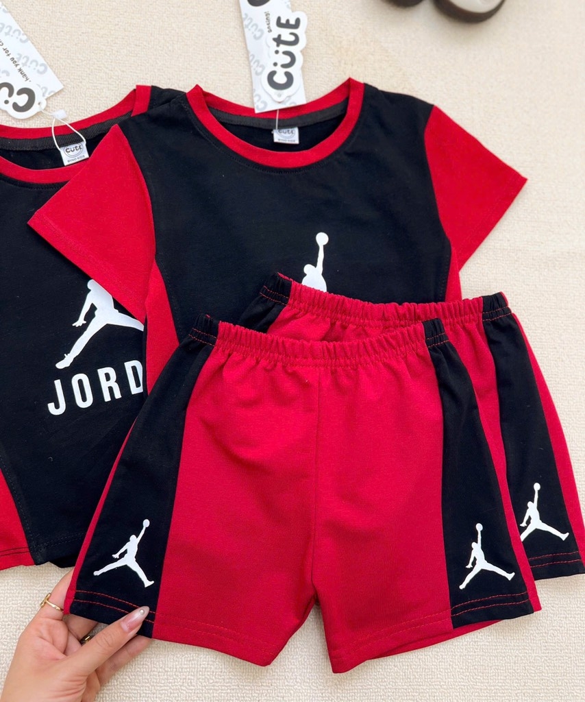 BỘ THỂ THAO JORDAN ĐEN PHỐI ĐỎ CHO BÉ TRAI(SALE 59k)