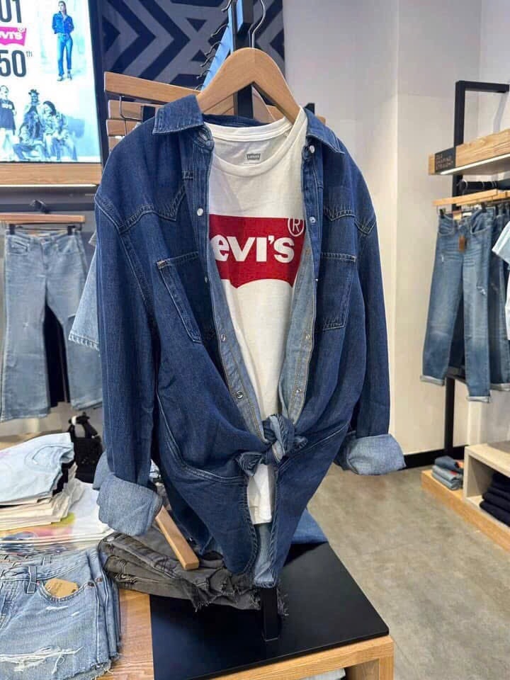 ÁO PHÔNG LEVIS CHỮ ĐỎ NỮ SẴN