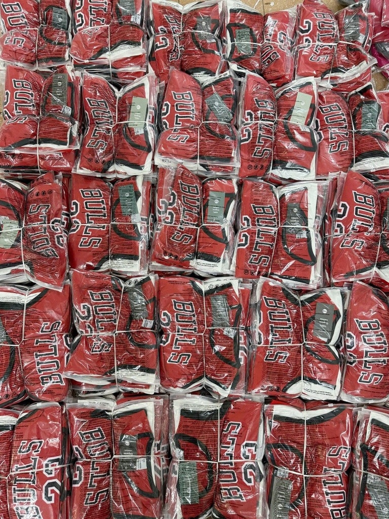 SET 2BỘ BÓNG RỔ BULL 23 CHO BÉ TRAI SẴN (XẢ 69k)