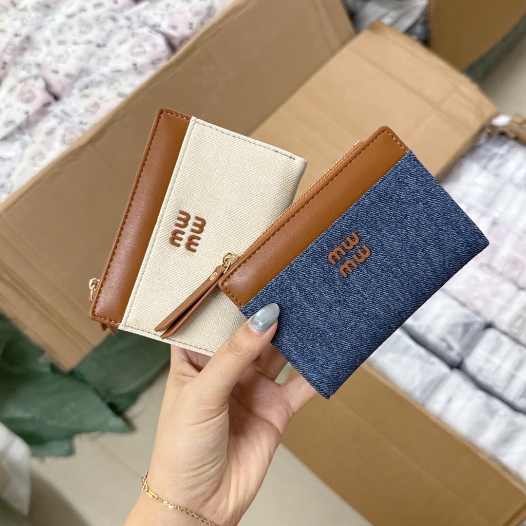 PHỤ KIỆN - VÍ CẦM TAY MIU MIU NHIỀU MÀU