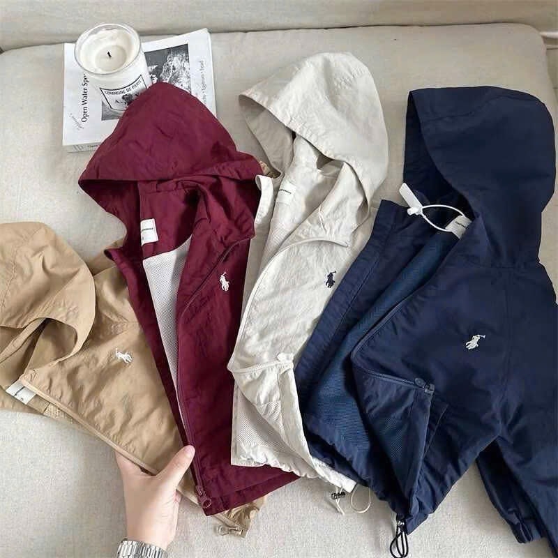 ÁO GIÓ CHỐNG NẮNG CHỐNG BỤI LOGO NGỰA DÀI TAY BÉ TRAI