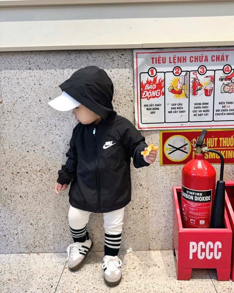 ÁO KHOÁC GIÓ NIKE 4 MÀU DÀI TAY BÉ TRAI