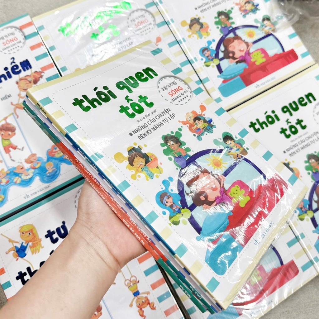 ĐỒ CHƠI - BỘ 4 CUỐN SÁCH KNS CHO BÉ