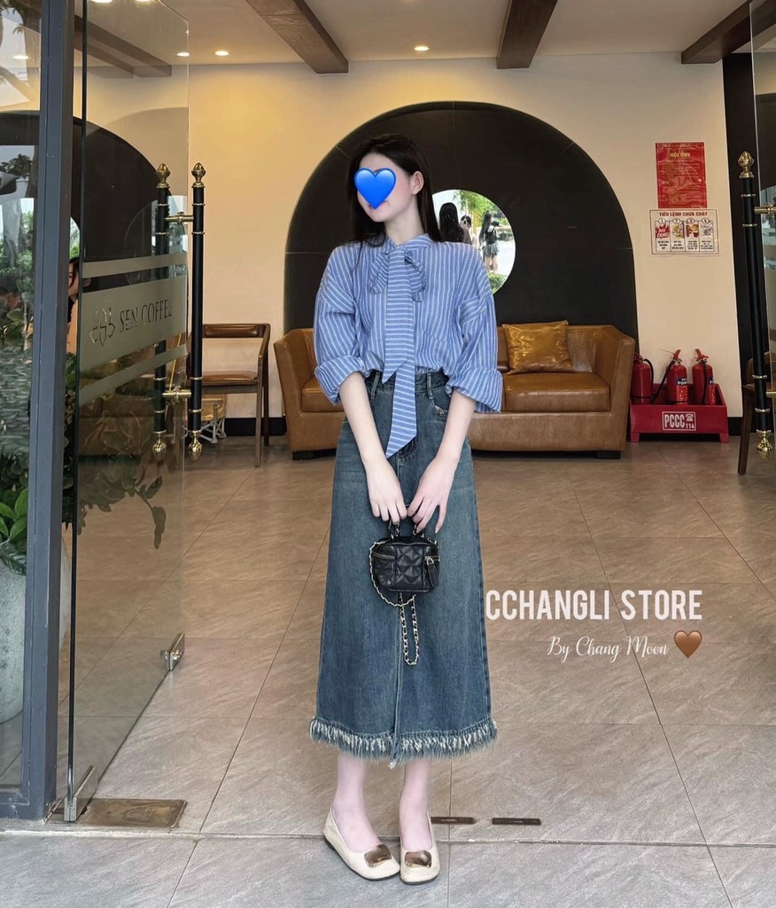 CHÂN VÁY BÒ NỮ DÀI TUA RUA SẴN