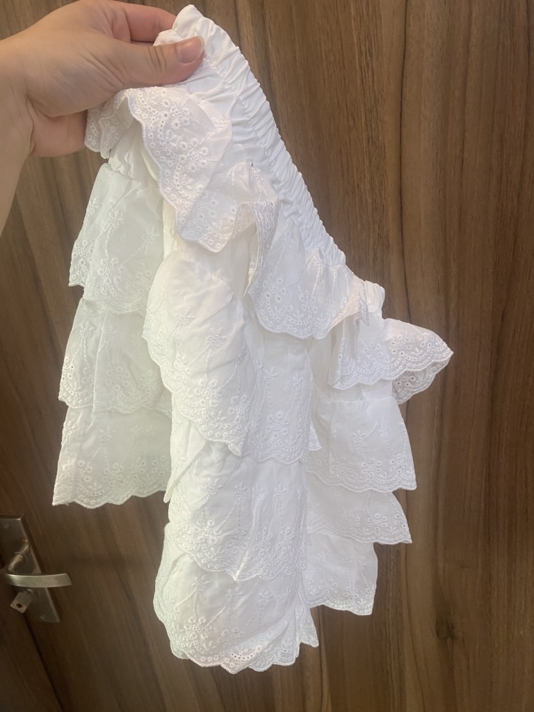 SET ÁO CHẤM BI CHÂN VÁY TRẮNG NỮ SẴN