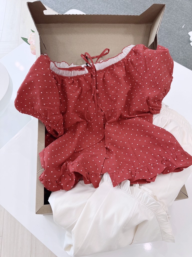 SET QUẦN BÈO GẤU MIX ÁO CHẤM BI PHỐI TƠ CÚC BỌC NỮ