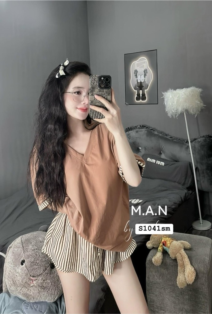 BỘ ÁO CỔ TIM QUẦN ĐÙI KẺ HOT