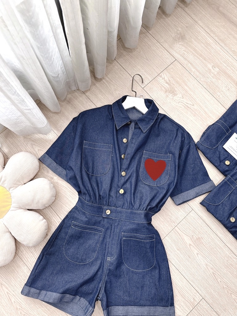 SET JEANS GIẤY JUM THÊU TIM TAY GẤU LV SẴN