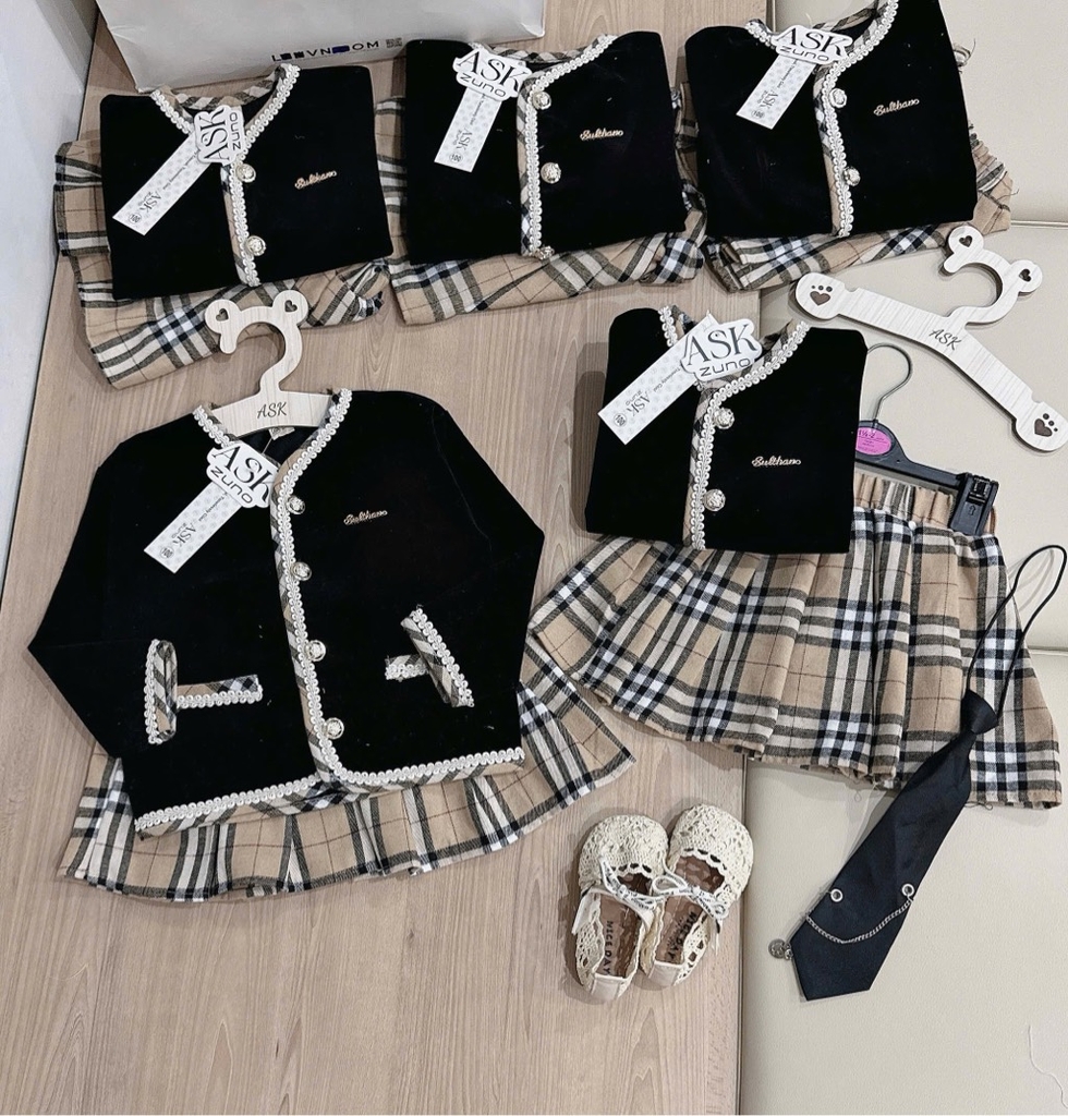 SET VÁY BBR ÁO KHOÁC DÀI SANG CHẢNH BÉ GÁI