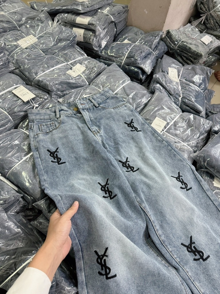 JEAN ỐNG SUÔNG THÊU YSL XANH(sale 85k)