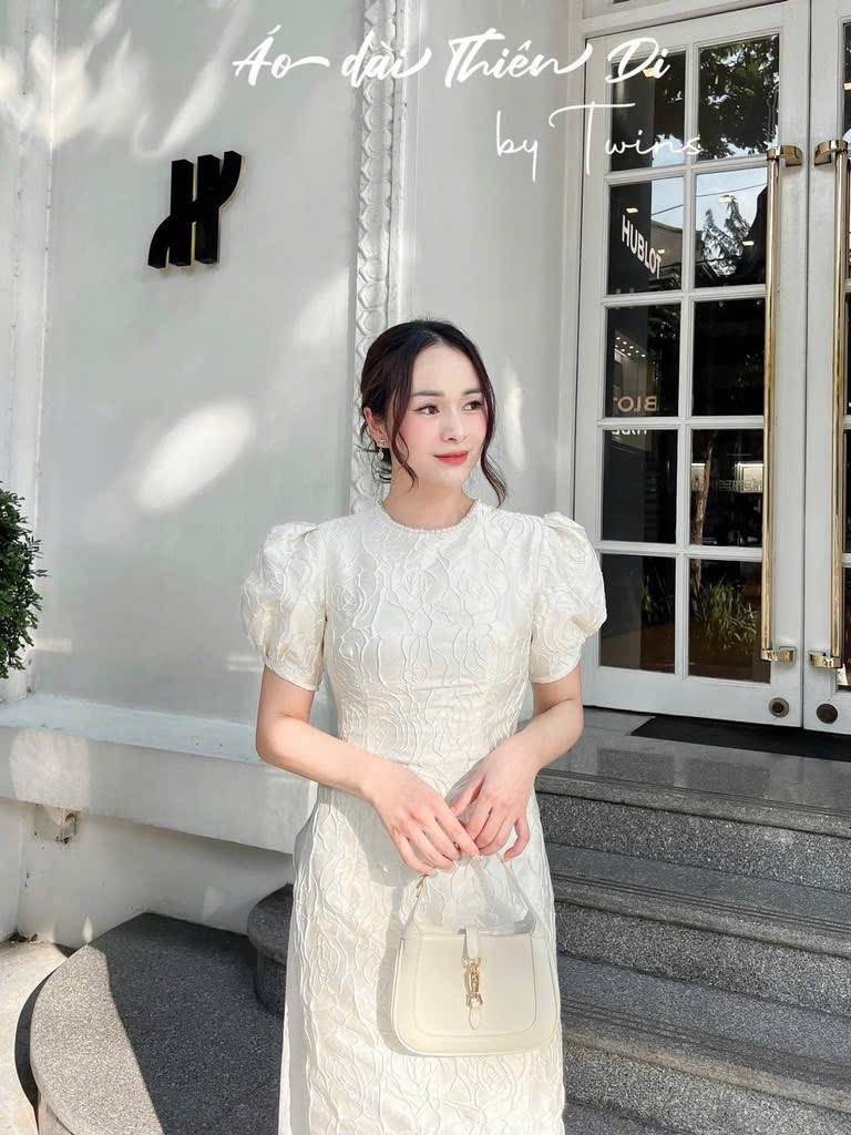 ÁO DÀI GẤM 2 LỚP MÀU KEM SẴN