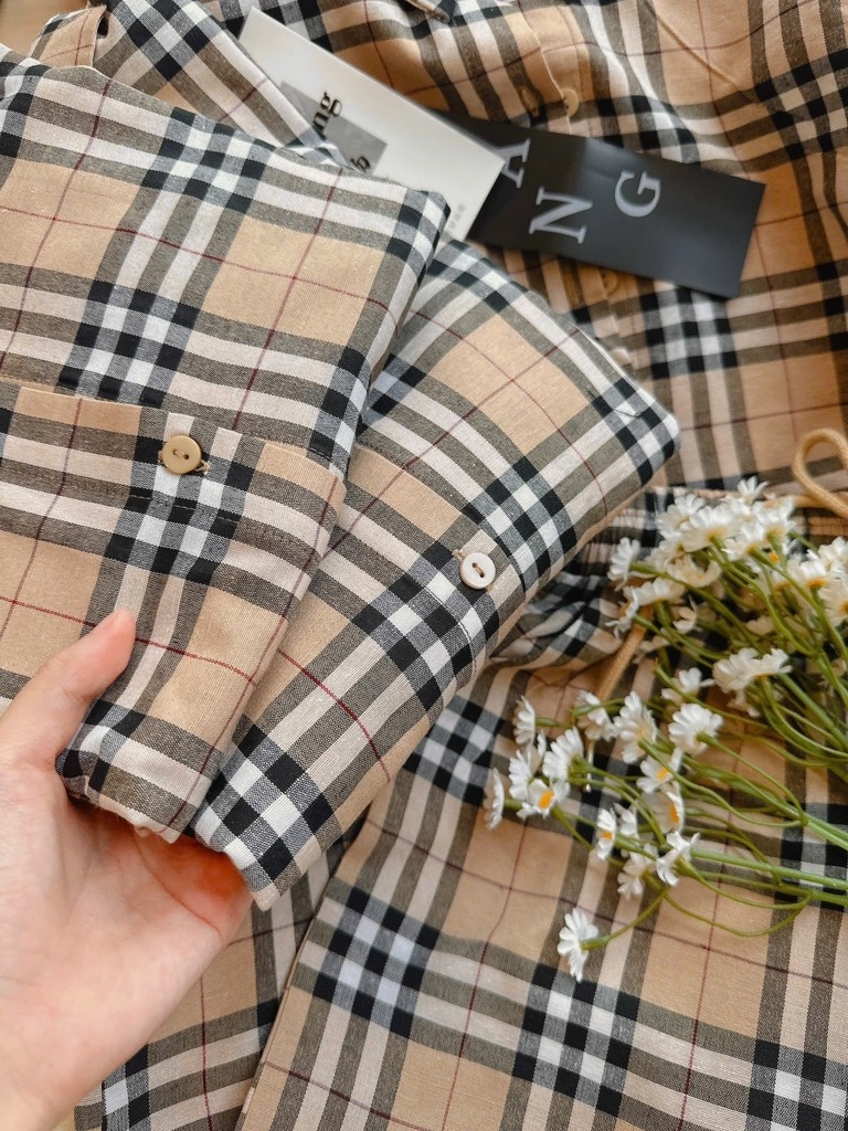 SET KẺ NÂU TAY KHUY MIX SHORT NỮ SẴN