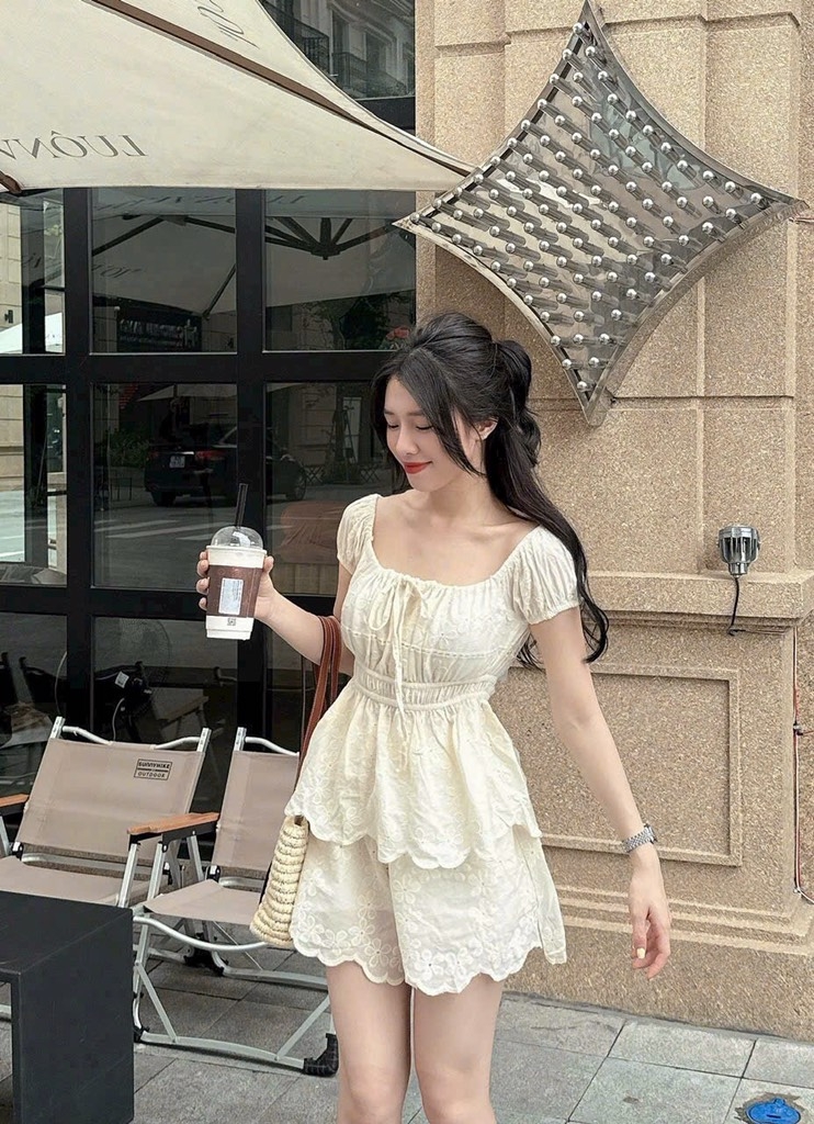 SET BỘ REN CỔ VUÔNG KÈM QUẦN ĐÙI PHỐI REN NỮ SẴN