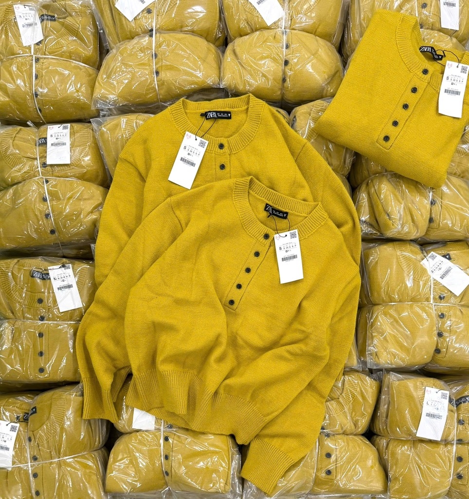 ÁO LEN VÀNG KHUY ĐEN DÀI TAY NỮ THU ĐÔNG