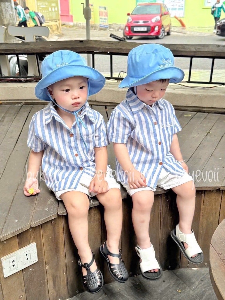 SET ÁO SƠ MI KẺ XANH QUẦN ĐÙI HELLO SUMMER BÉ TRAI