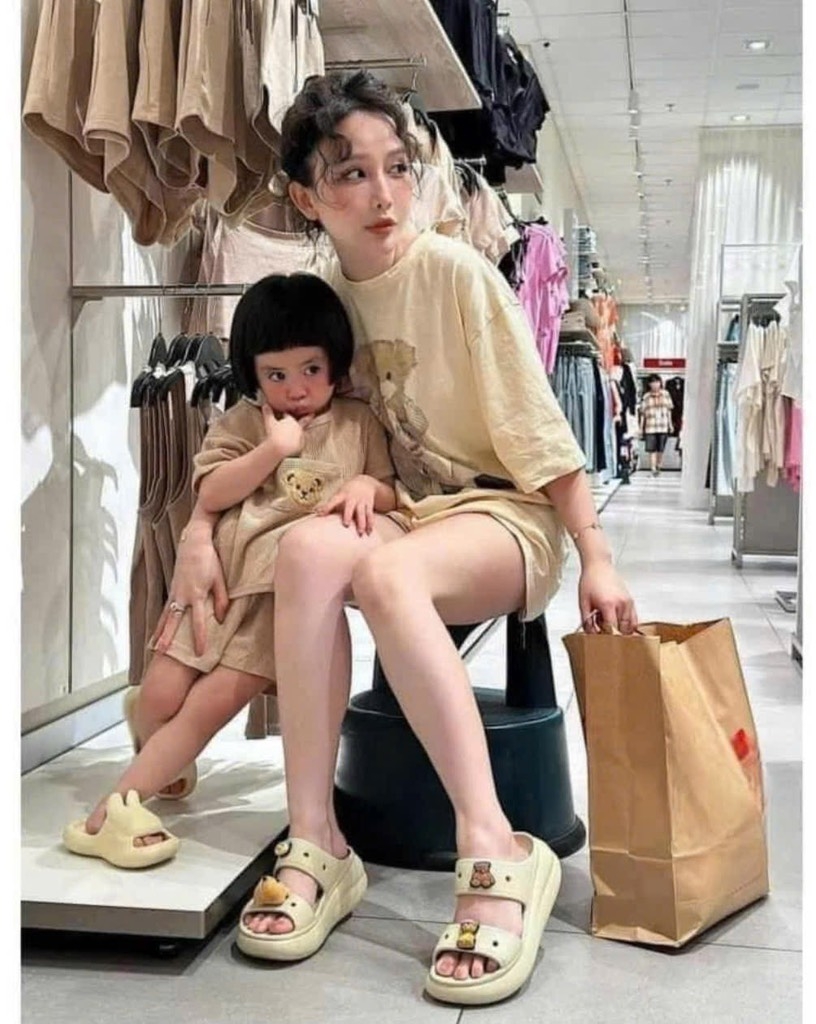 GIÀY DÉP - DÉP KÈM STICKER NỮ