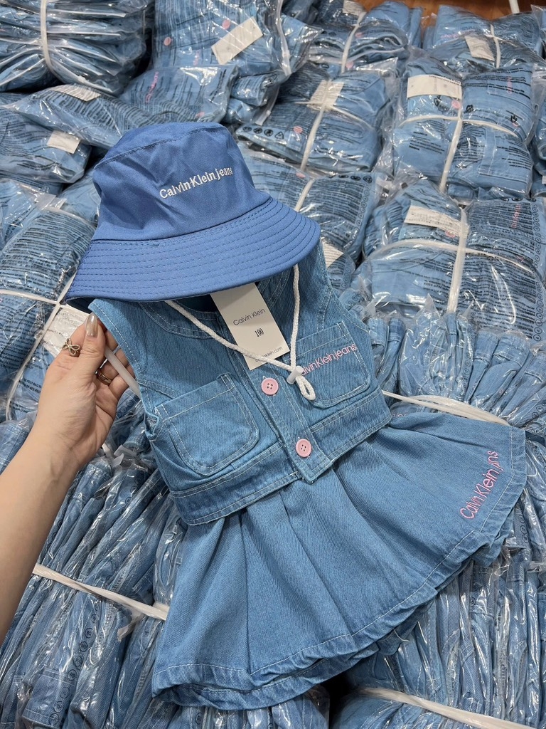 SÉT JEAN CALVIN KÈM MŨ BÉ GÁI (LOẠI ĐẮT) SẴN (XẢ 75k)