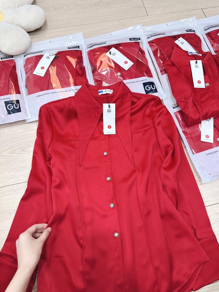 ÁO SƠ MI LỤA ĐỎ CỔ DÀI NỮ SẴN