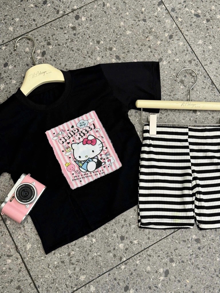 SET BỘ COTTON HELLO KITTY ĐEN MIX QUẦN LEGGING KẺ CHO BÉ GÁI