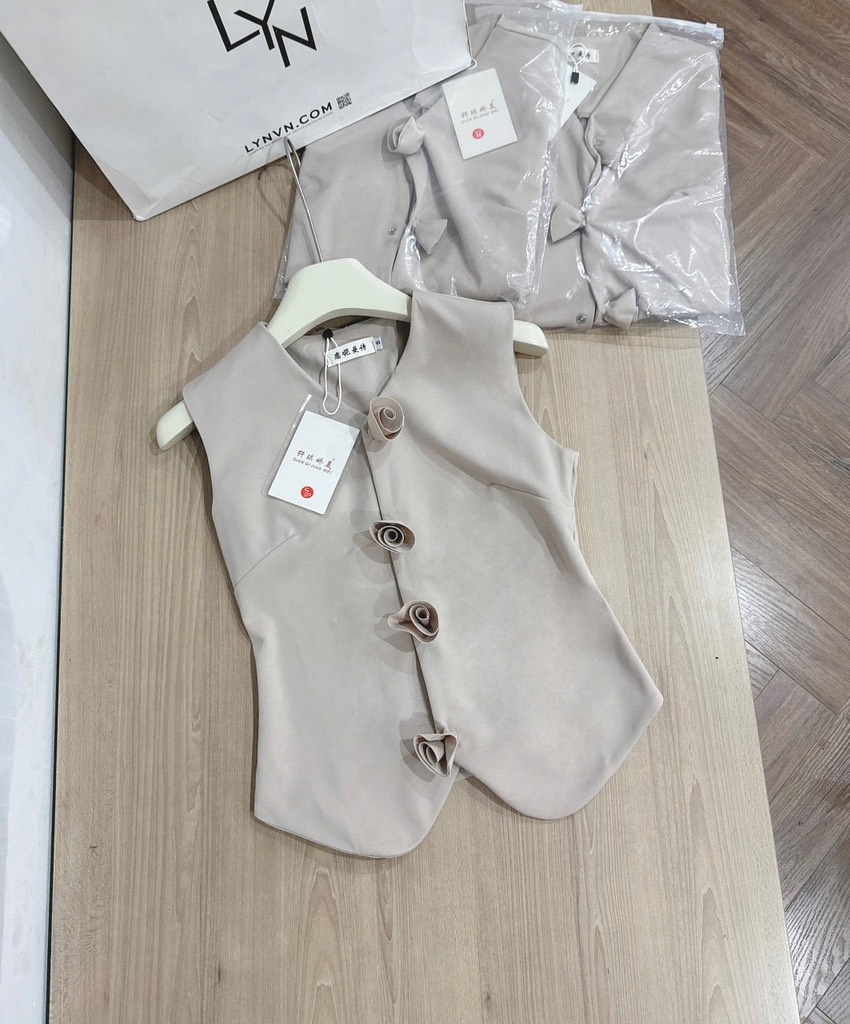 ÁO SÁT NÁCH ĐÍNH HOA NỮ