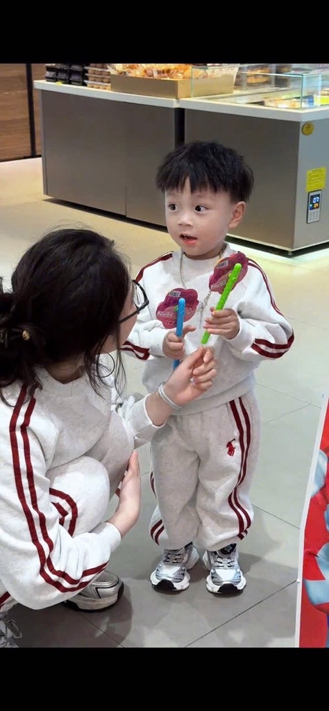 SET BỘ DÀI NỈ NGỰA XÁM KẺ ĐỎ MẸ VÀ BÉ