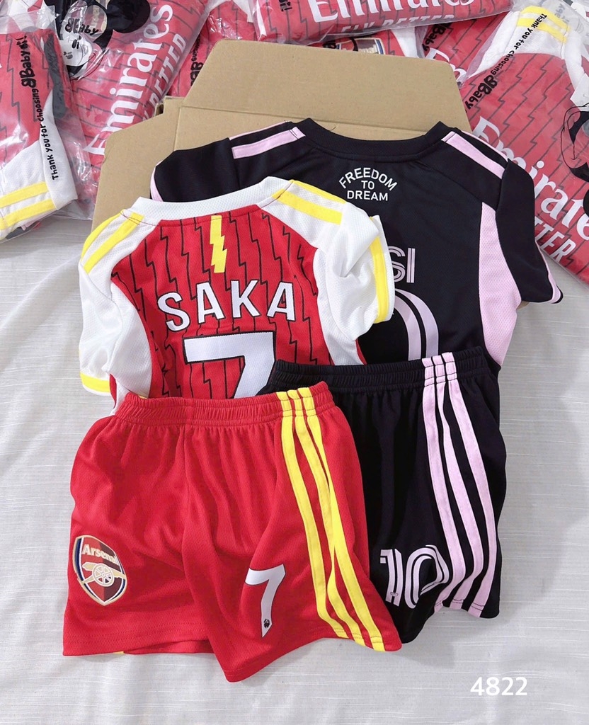 SET 2 BỘ BÓNG ĐÁ CHO BÉ TRAI SẴN (xả 70k)
