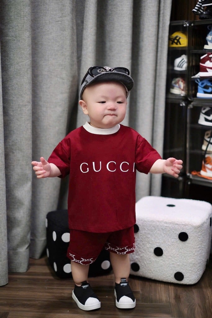 SET BỘ GU.CCI ĐỎ ĐÔ PHỐI CỔ TRẮNG CHO BÉ YÊU NEW(XẢ 39k)