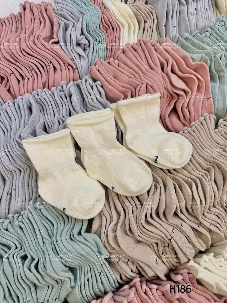 ĐỒ LÓT - TẤT NHIỀU MÀU CHO BÉ