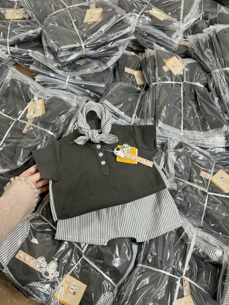 SET BÉ TRAI BÉ GÁI KỀM KHĂN BUỘC RỜI SẴN( XẢ 30k)