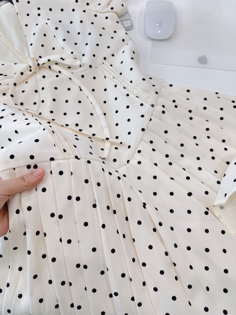 VÁY CHẤM BI XẾP LI CỔ TIM TAY BỒNG 2 LỚP NỮ