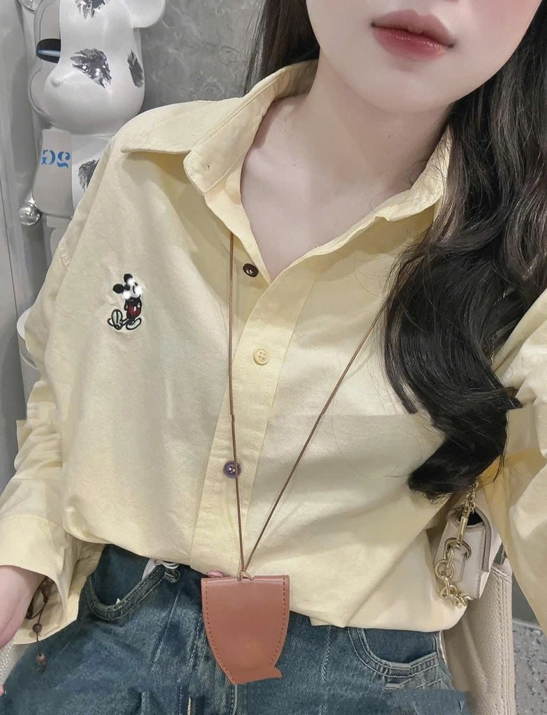 ÁO SƠ MI VÀNG THÊU MICKEY DÀI TAY NỮ