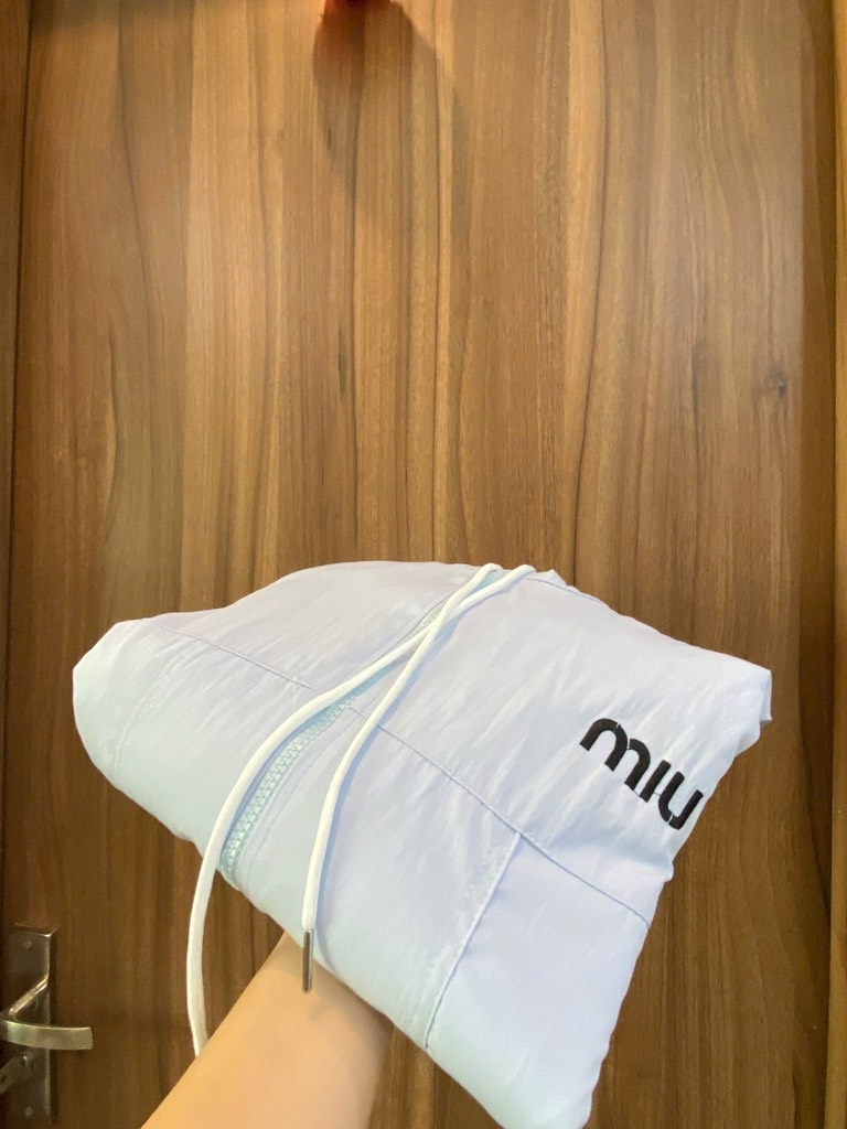 ÁO GIÓ LOGO MIU 4 MÀU NỮ THU ĐÔNG SẴN (SALE 85k)