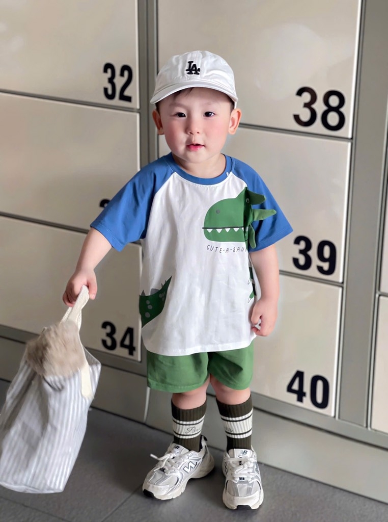 SET 2 BỘ BÉ TRAI KẺ CARO KHỦNG LONG SẴN