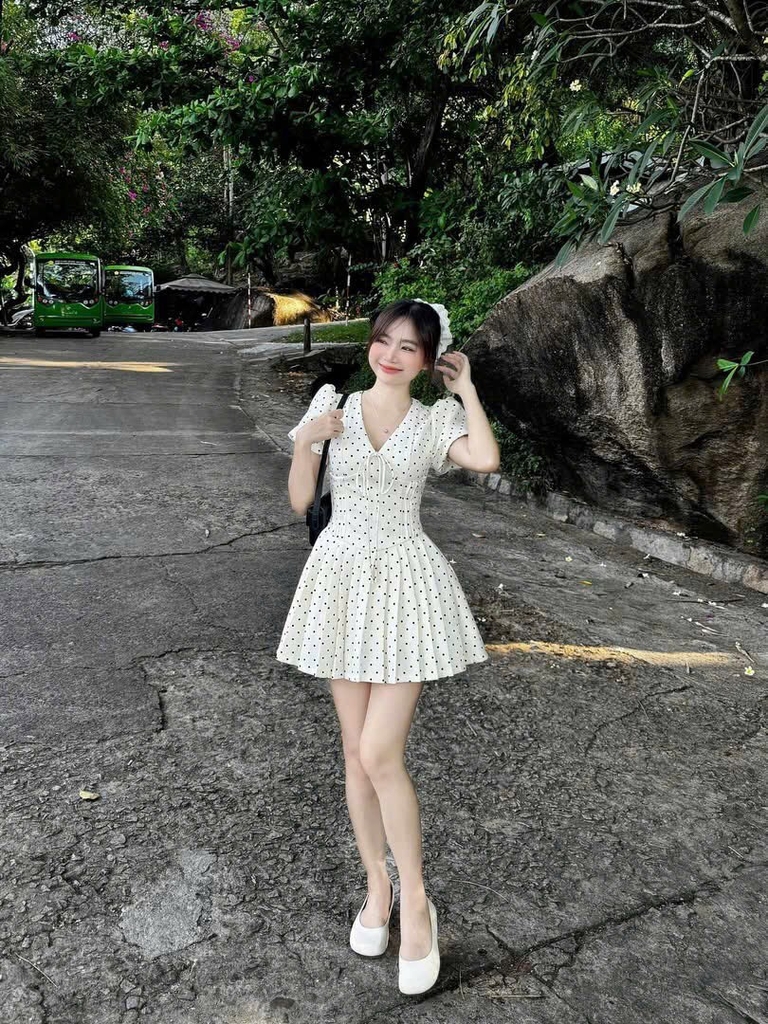 VÁY CHẤM BI XẾP LI CỔ TIM TAY BỒNG 2 LỚP NỮ