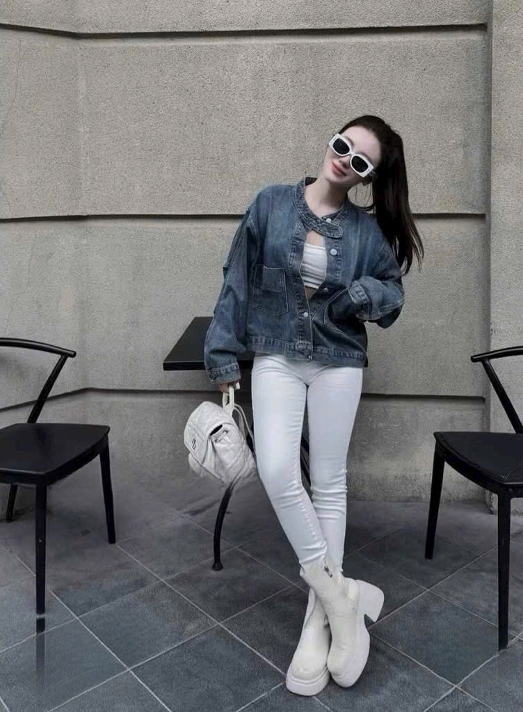ÁO KHOÁC JEANS NỮ TÚI NGỰC CỔ TÀU THU ĐÔNG