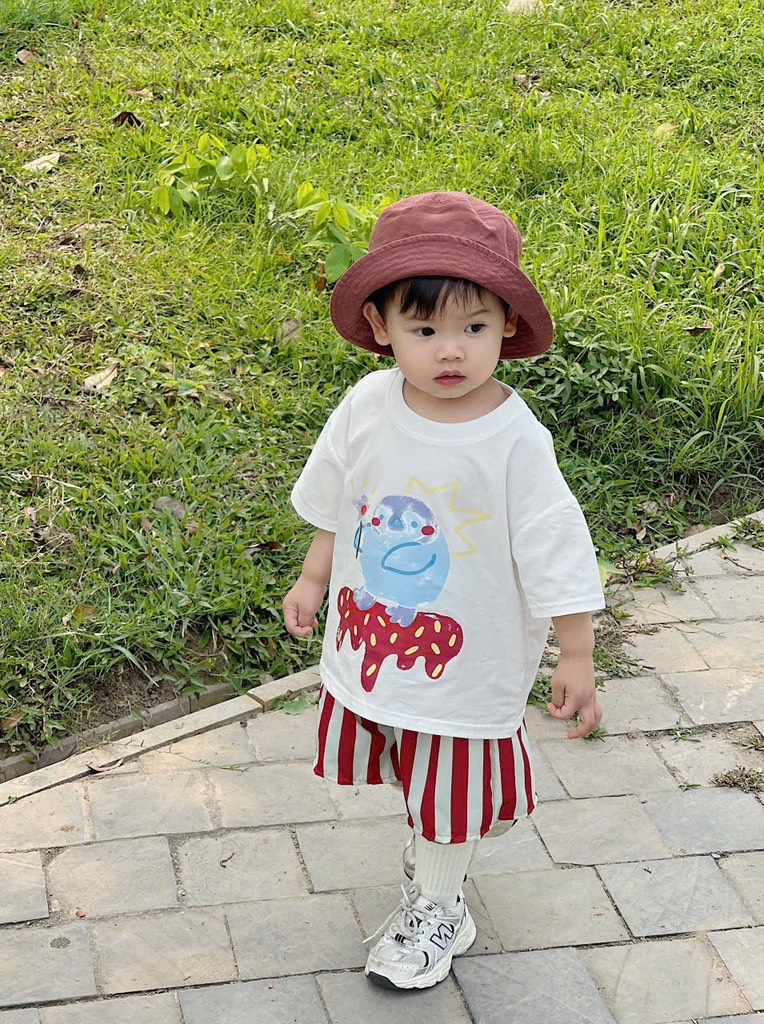SET ÁO PHÔNG QUẦN ĐỎ BÉ TRAI SẴN ( xả 45k) )