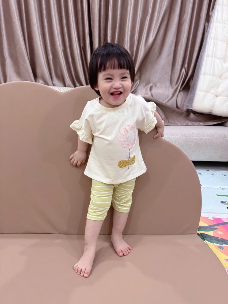 SET 2 BỘ HELLO HAPPY QUẦN NGỐ BÉ GÁI( xả 89k )