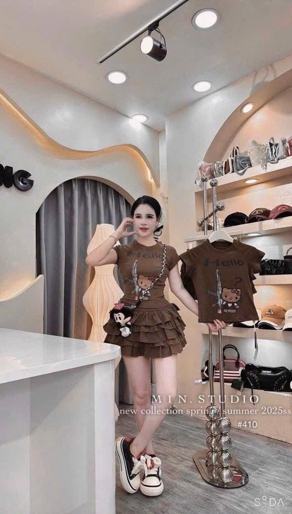 SET ÁO PHÔNG NÂU HELLO KITTY KÈM CHÂN VÁY NGẮN TẦNG NỮ