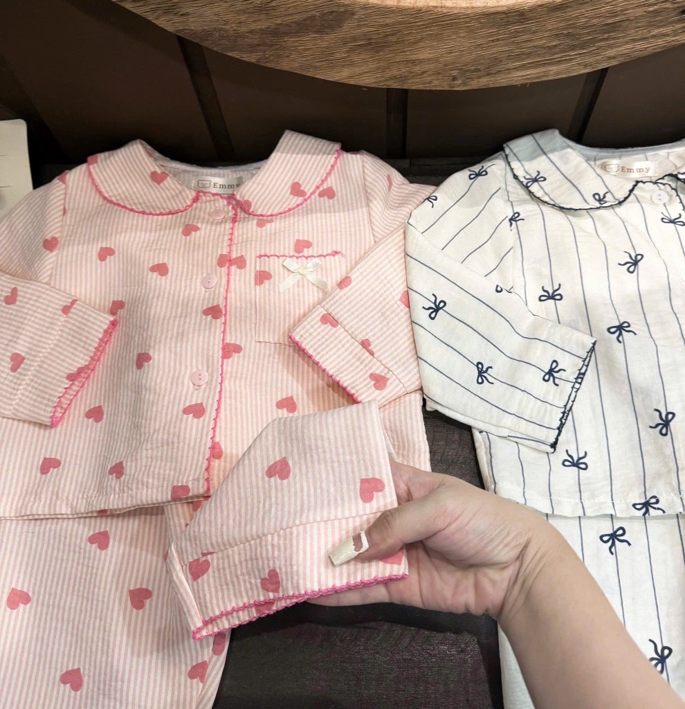 SET 2 BỘ DÀI PIZAMA NƠ TIM BÉ GÁI