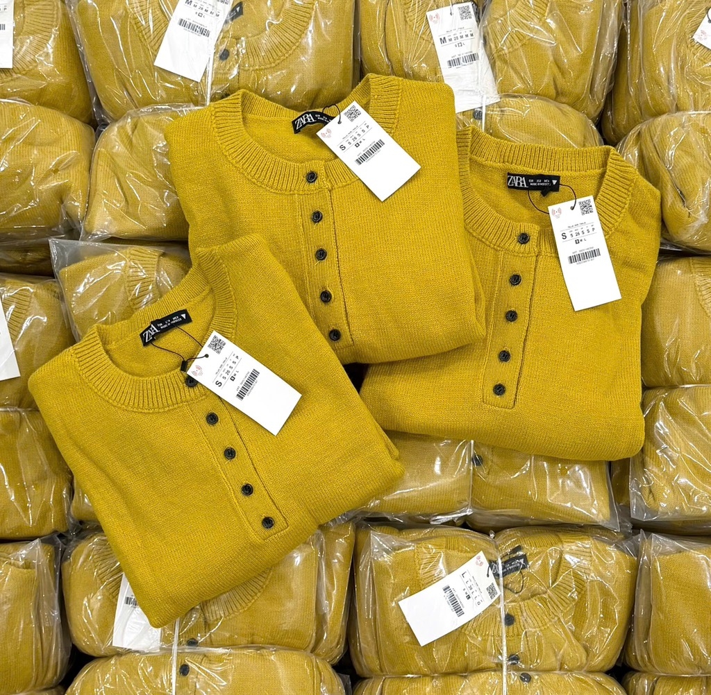 ÁO LEN VÀNG KHUY ĐEN DÀI TAY NỮ THU ĐÔNG