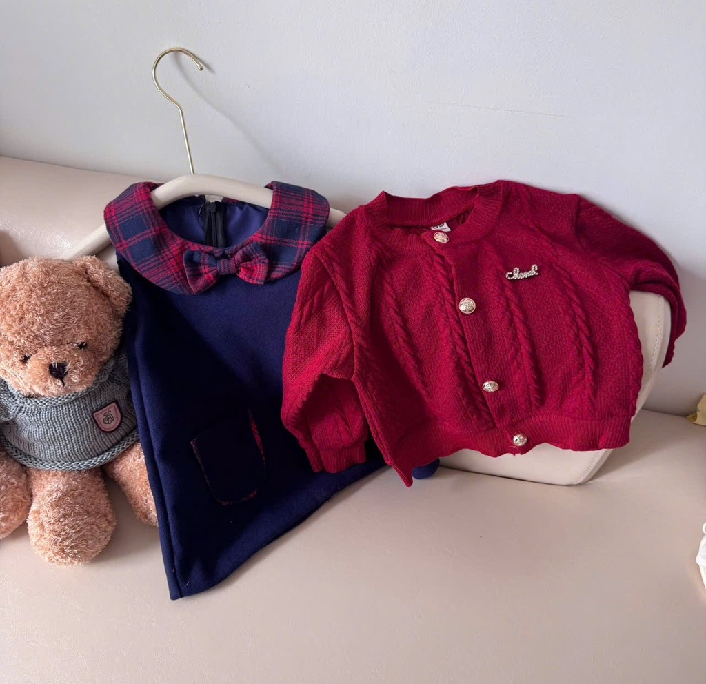 SET DÀI VÁY DẠ KÈM ÁO LEN CARDIGAN ĐỎ BÉ GÁI SẴN