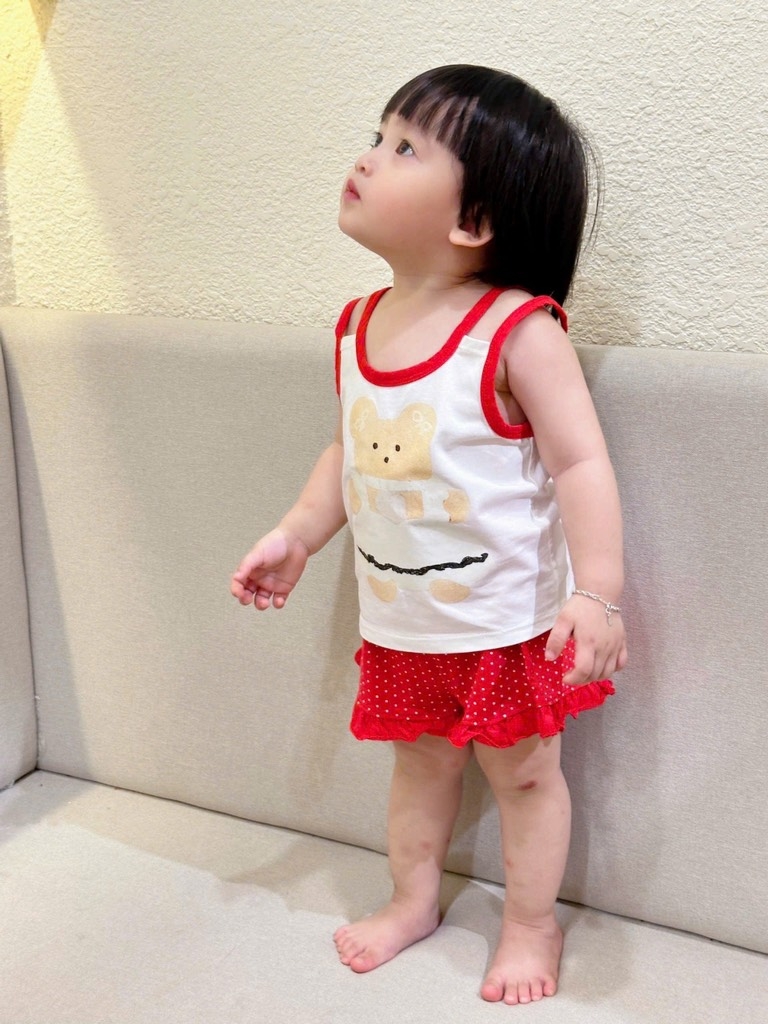 SET 2 BỘ THỎ 2 DÂY TONE ĐỎ BÉ GÁI SẴN(XẢ 70k)